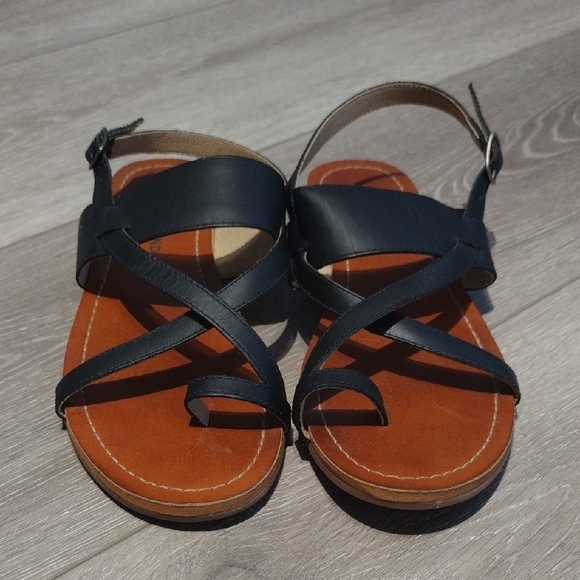 Lucky Brand Black and Tan Strappy Sandals - Picture 14 of 14